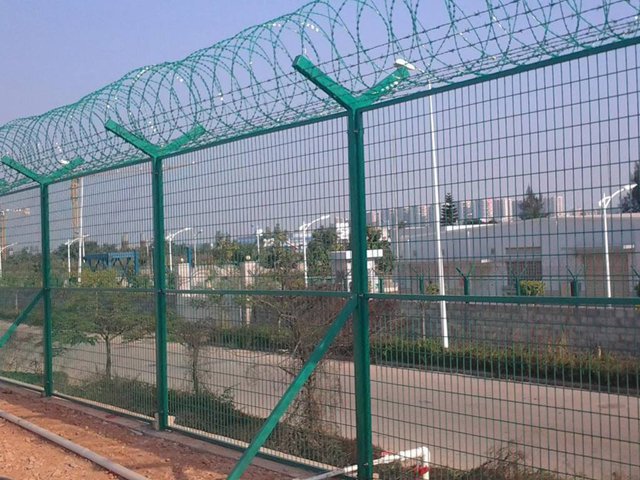 机场护栏网